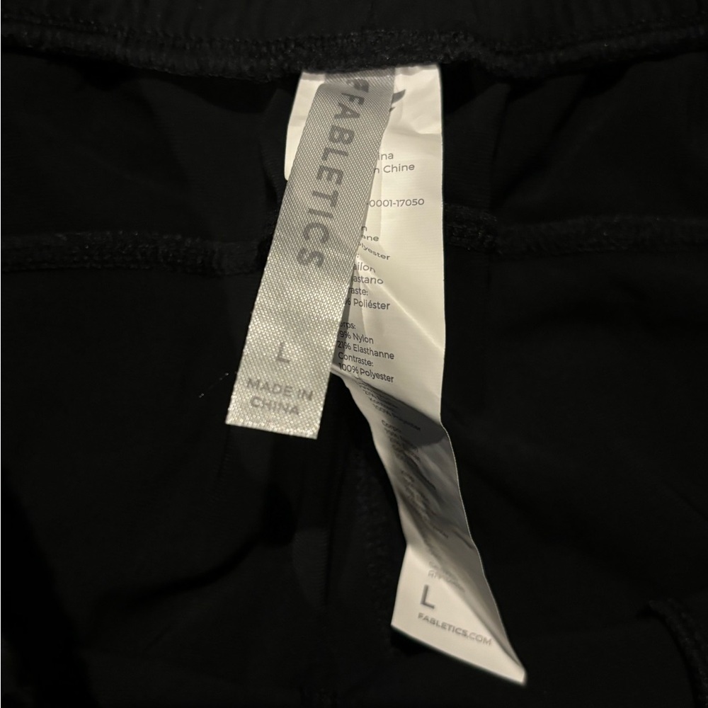 Fabletics Shorts - Picture 2 of 2